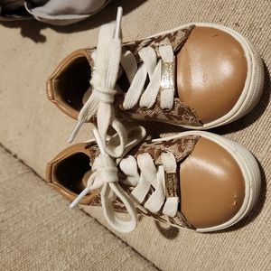 Is Michael Kors baby shoes